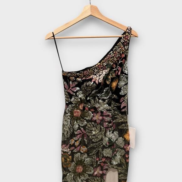 NWT Mac Duggal Floral Sequined Embroidered One Shoulder Trumpet Gown Size 2 - Picture 8 of 16